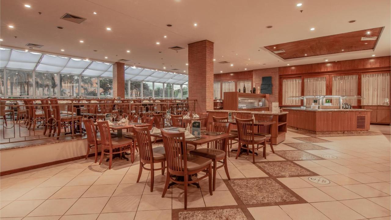 Hotel Deville Prime Porto Alegre Eksteriør bilde The restaurant