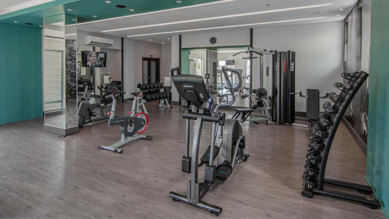 Hotel Deville Prime Porto Alegre Eksteriør bilde A gym in a hotel