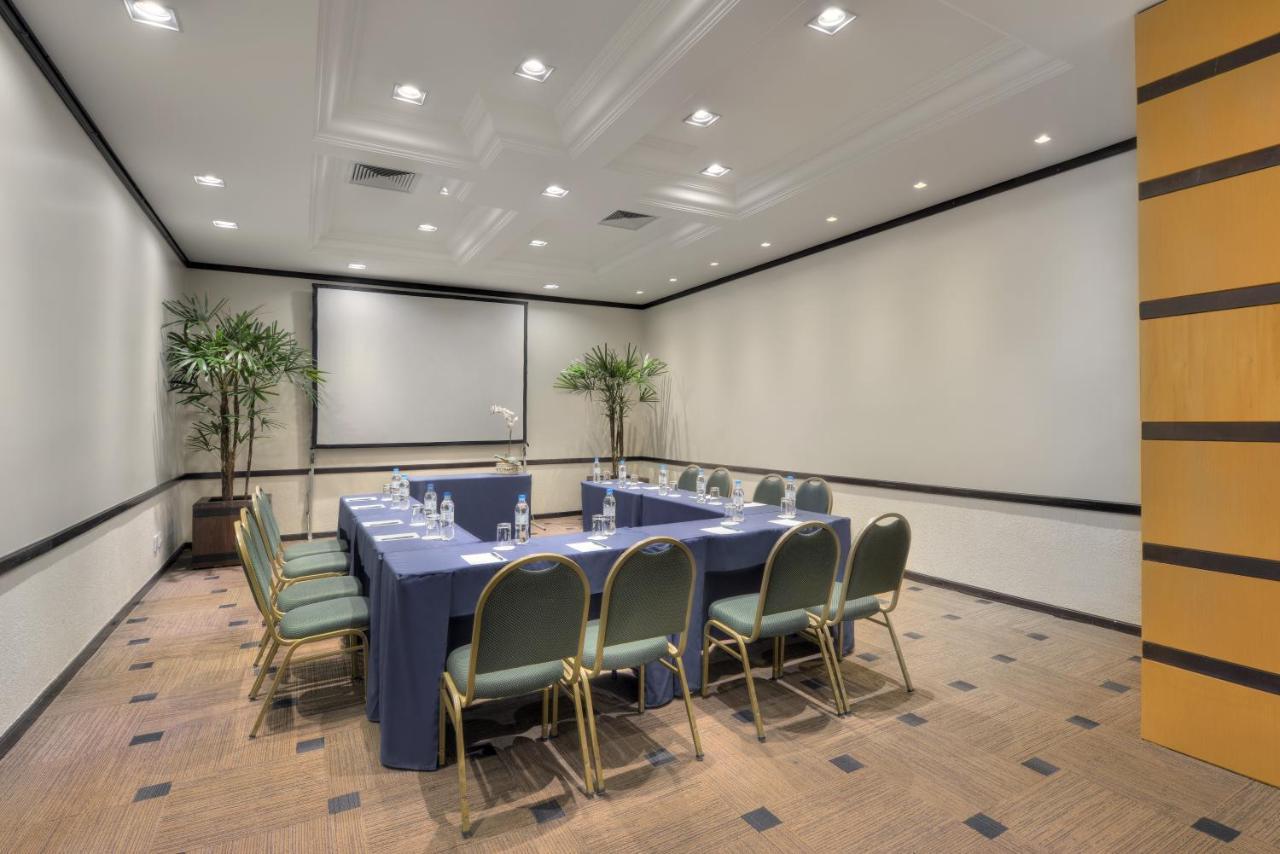 Hotel Deville Prime Porto Alegre Eksteriør bilde Meeting room