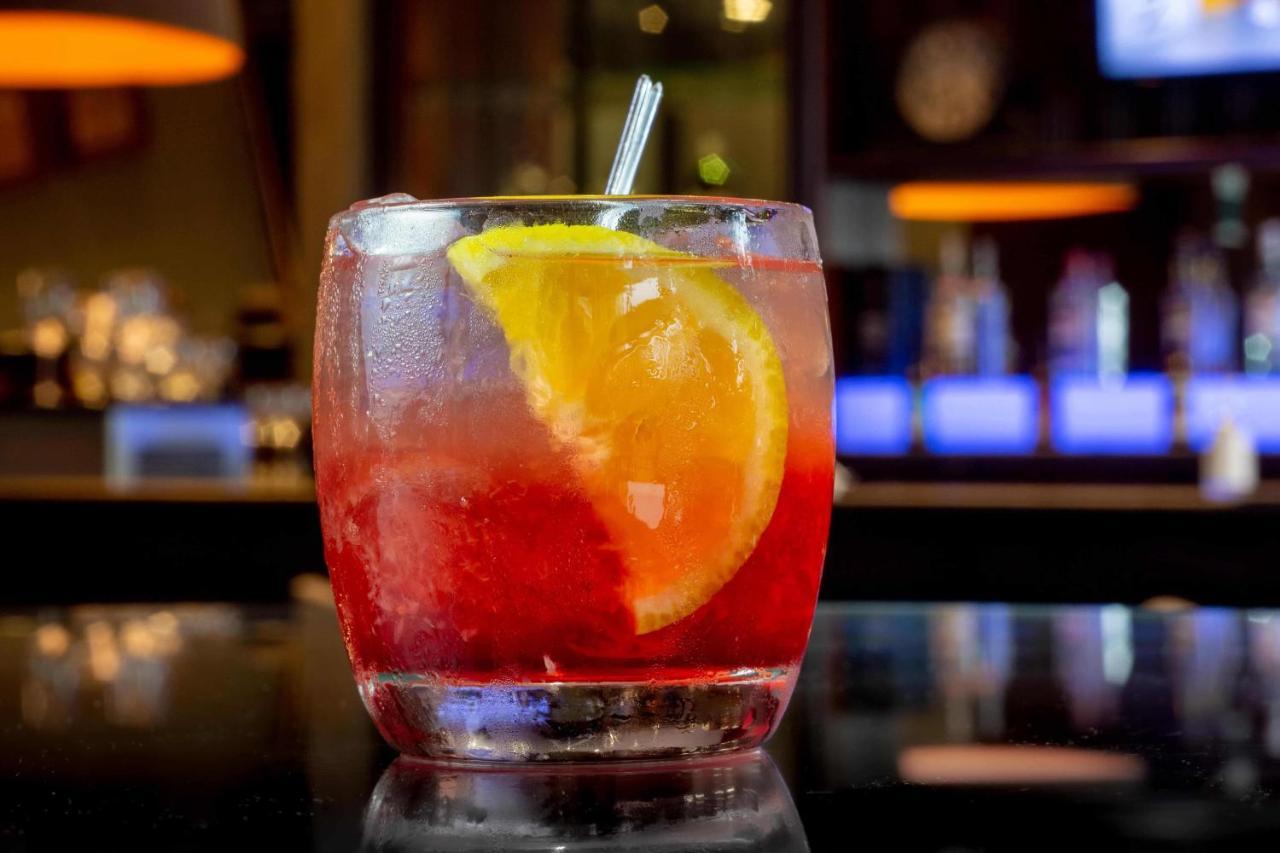 Hotel Deville Prime Porto Alegre Eksteriør bilde A Sea Breeze cocktail