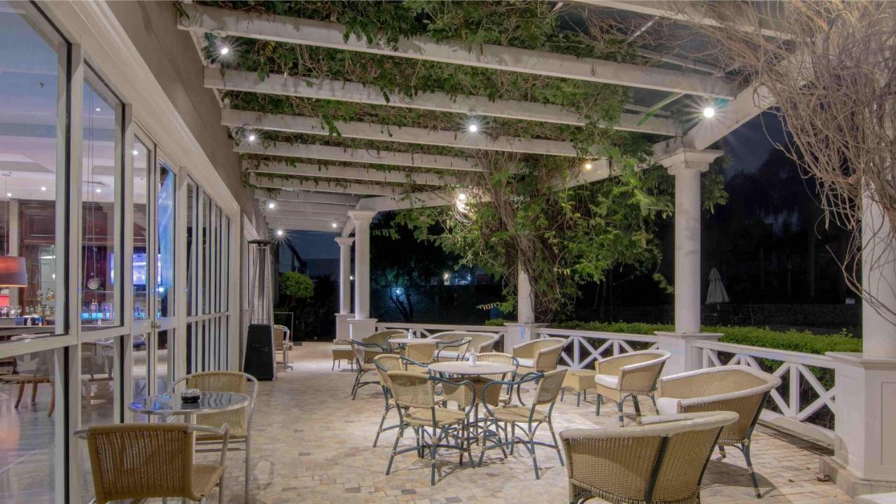 Hotel Deville Prime Porto Alegre Eksteriør bilde The Pergola