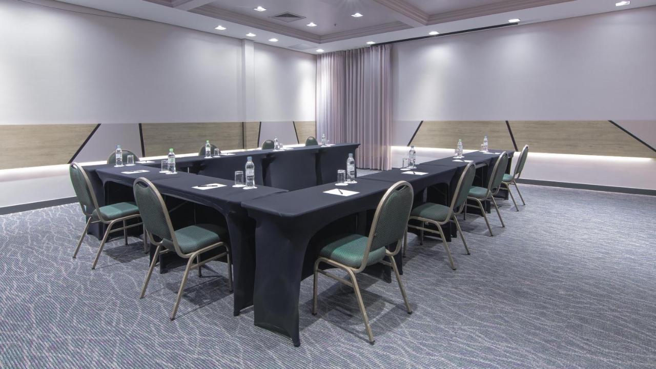 Hotel Deville Prime Porto Alegre Eksteriør bilde Meeting room