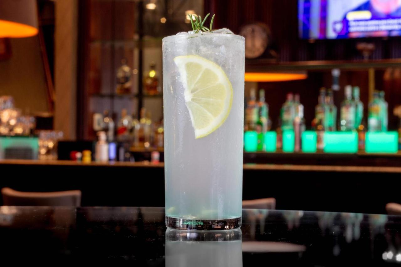 Hotel Deville Prime Porto Alegre Eksteriør bilde A vodka and soda cocktail